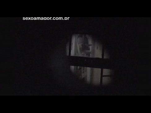 ❤️ Блонди ба таври махфӣ аз ҷониби як сайёҳи ҳамсоя, ки паси хиштҳои холӣ пинҳон шудааст, сабт мешавад ❤❌ Видео мақъад дар мо tg.makesexnotwar.ru ❌️❤